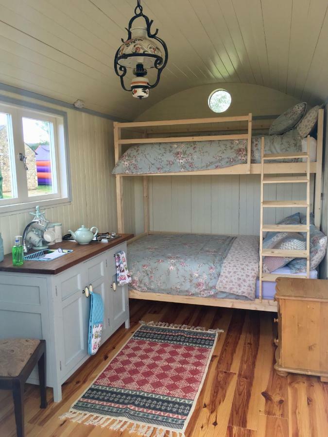 فندق نيوريفي  Bluebell Lane Glamping المظهر الخارجي الصورة