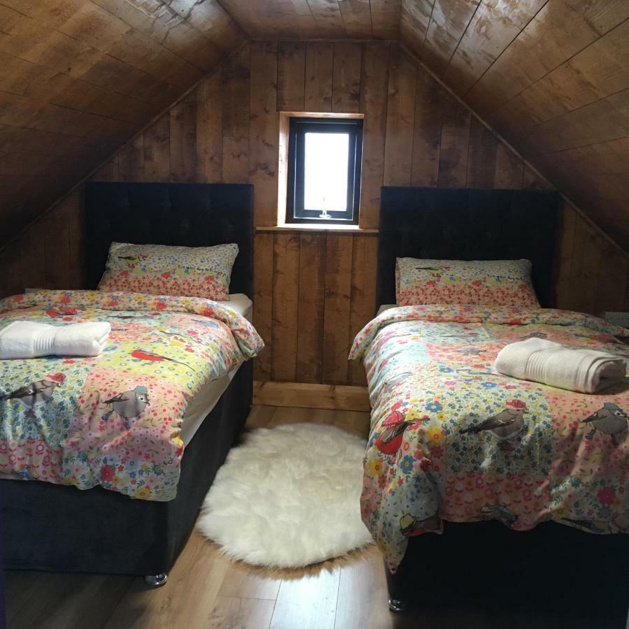 فندق نيوريفي  Bluebell Lane Glamping المظهر الخارجي الصورة