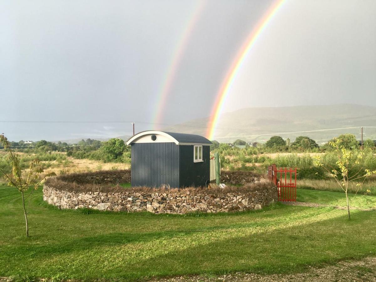 فندق نيوريفي  Bluebell Lane Glamping المظهر الخارجي الصورة